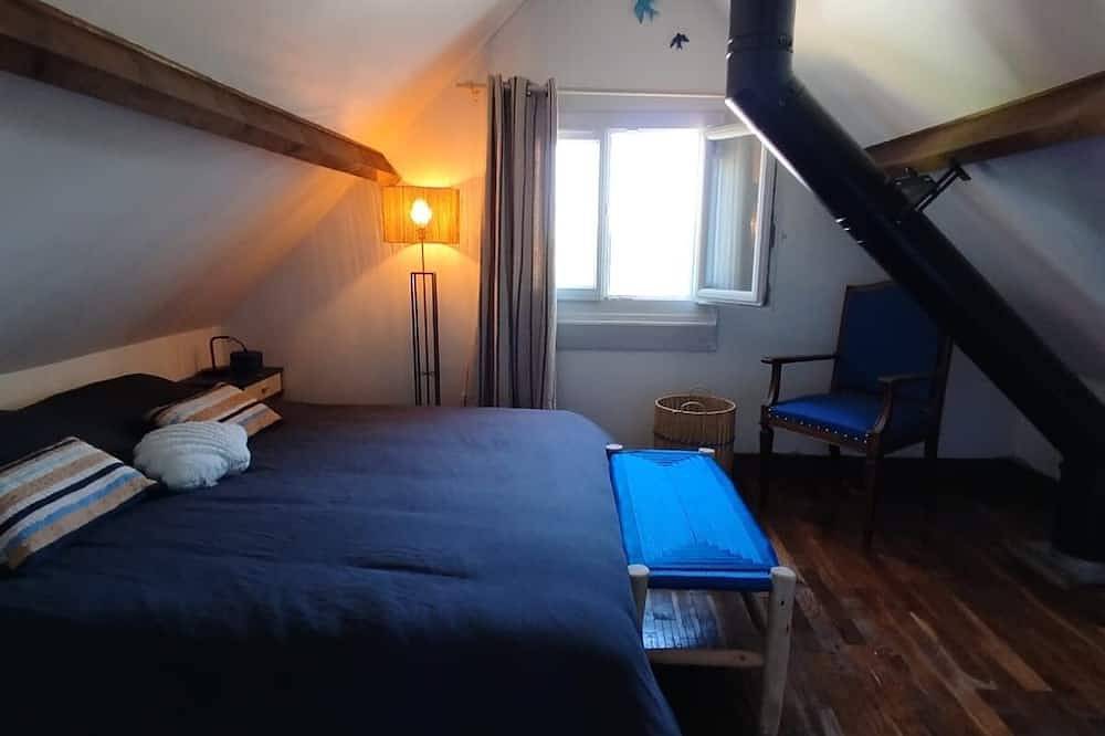 Traditional Houses in Groix – Peace and Quiet, Beach, and Nature in Groix, Côte des Mégalithes