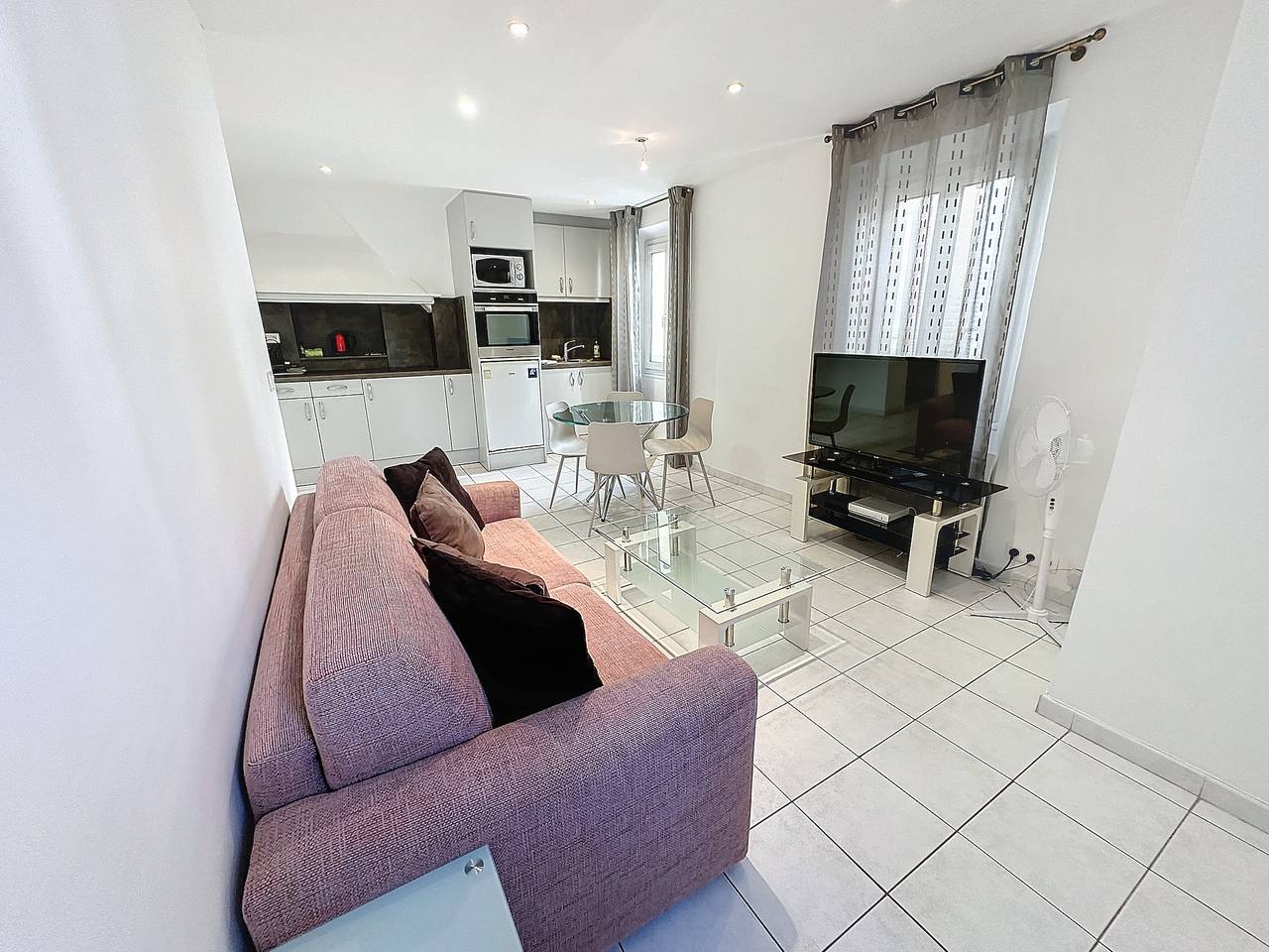 Hel lejlighed, Central 1 bedroom Riouffe 206 2 mins from Palais in Cannes, Middelhavskysten (Frankrig)