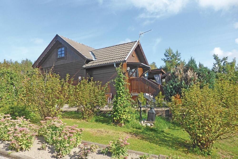 Schönes Haus in Malmköping mit Küche in Flen