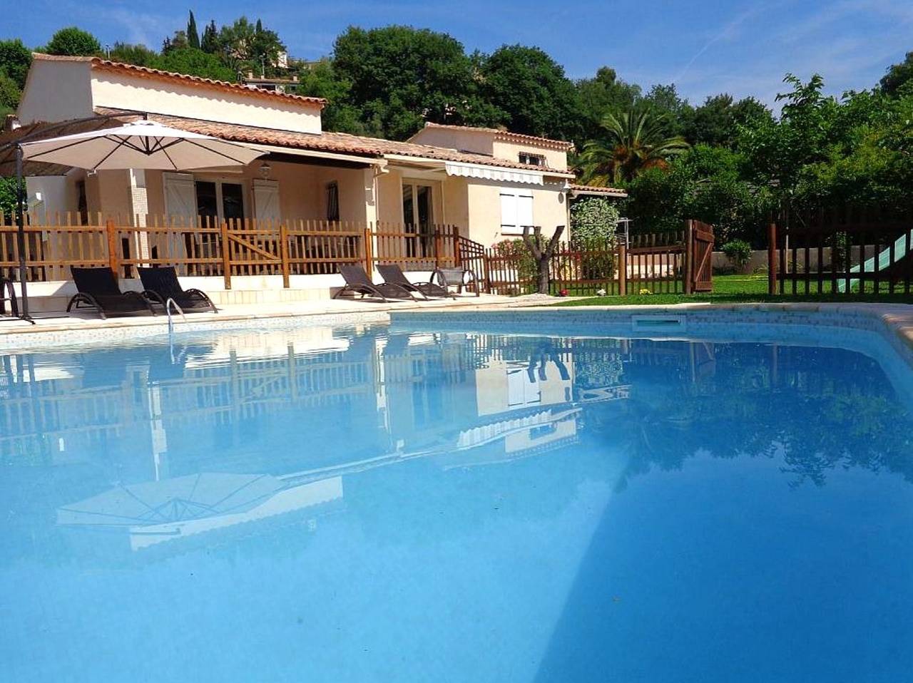 Geräumige Villa mit privatem Pool in La Gaude in La Gaude, Cannes und Umgebung