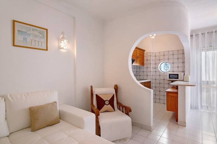 Appartement entier, Appartement 'T1 Antonio Henriques' avec piscine partagée, balcon et Wi-Fi in Monte Choro, Albufeira e Olhos de Água