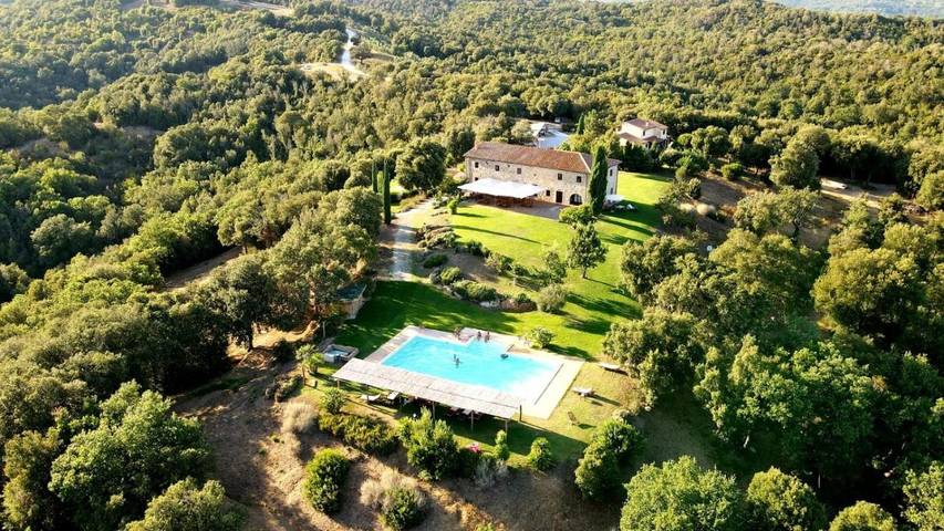 Casa vacanza per 2 persone, con piscina e giardino nonché panorama, con animali domestici in Sassetta