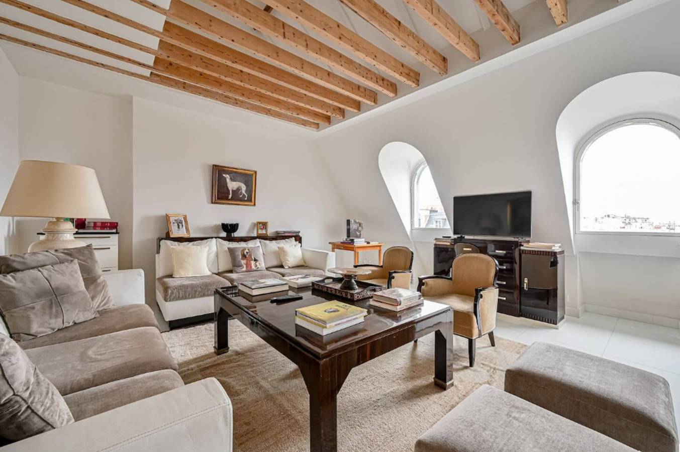 Entire apartment, Apartment 'Victor Hugo' with Wi-Fi in Eiffel Tower, Paris
