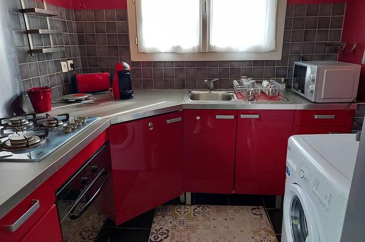 Ferienwohnung für 4 Personen, mit Terrasse und Garten sowie Pool, mit Haustier