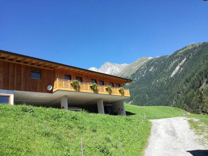 Ferienwohnung für 4 Personen, mit Balkon und Terrasse sowie Garten und Ausblick in Virgen - 2