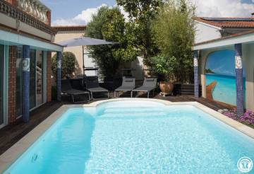 Gîte pour 8 personnes, avec sauna et balcon ainsi que jardin et piscine à L'Union