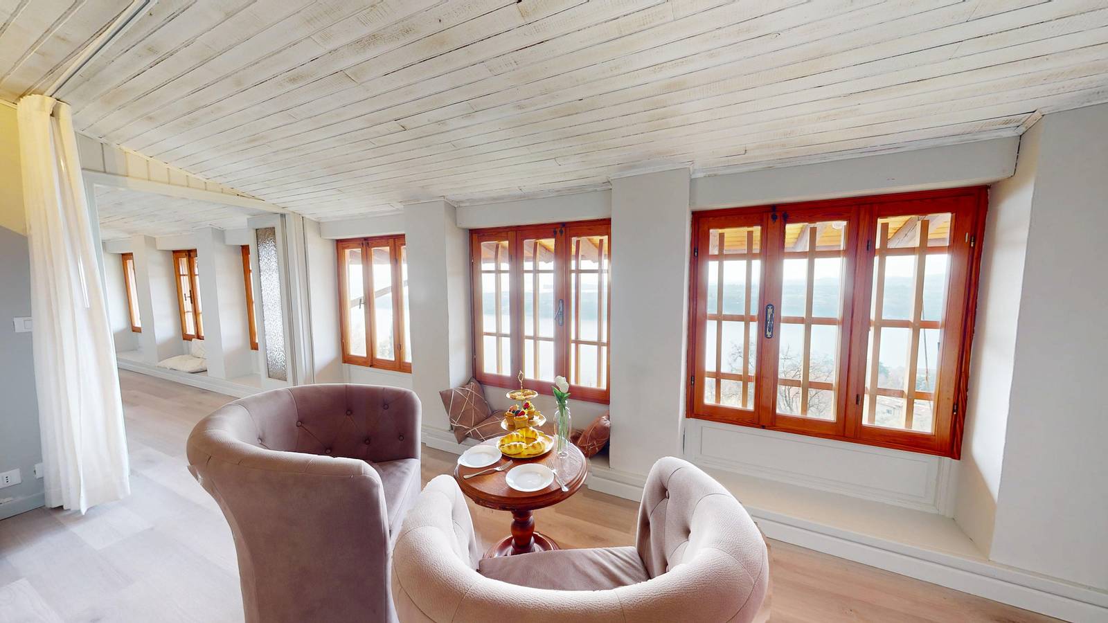 Ganze Wohnung, Attico Agata magic lake view By Bookinggardala in Salò, Gardasee-Berge