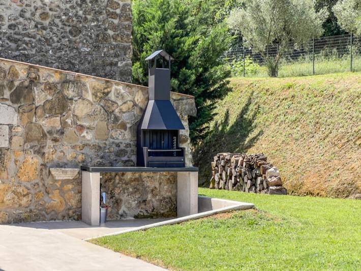 Apartamento de vacaciones para 12 personas, con jardín además de terraza y piscina en Pla de l'Estany - 4