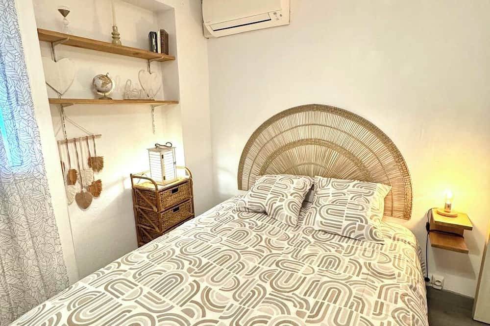 Entire apartment, Cœur de Sagone - 8Prs - T3 de 83m2 + 100m2 de jardin - 3min walk to the beach ! in Sagone, Vico