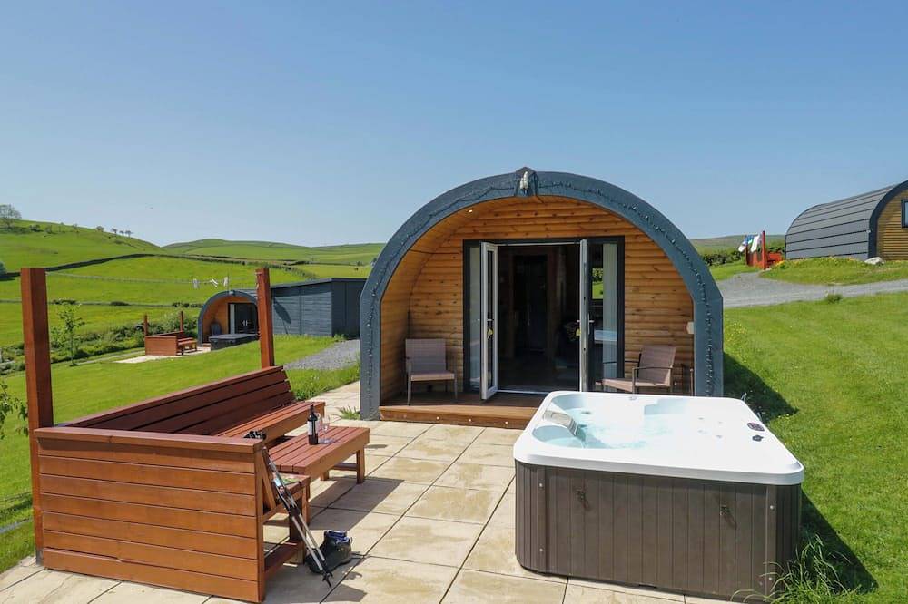 Cherry, pet friendly, character holiday cottage in Ulverston in Lake District