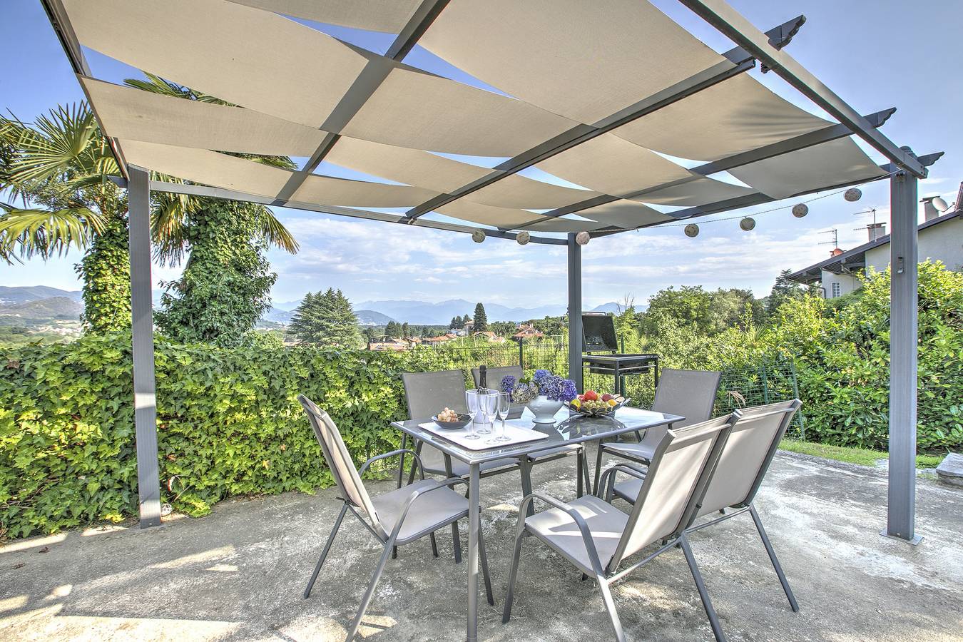 Villa per 9 Persone in Taino, Lago Maggiore (Lombardia)