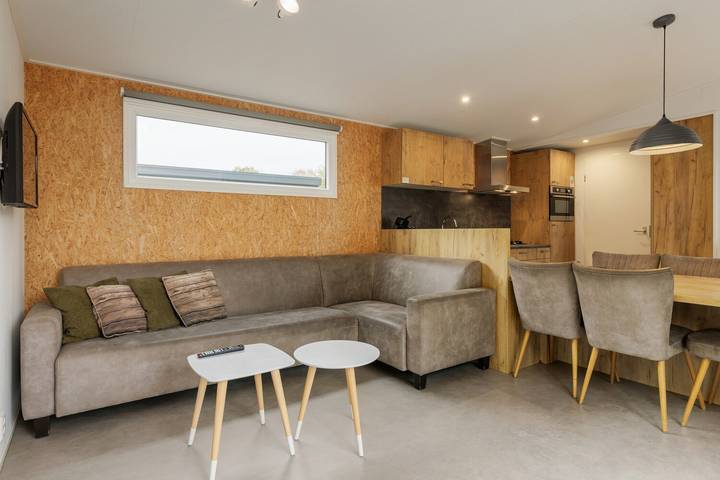 Chalet für 6 Personen, mit Terrasse und Balkon/Terrasse sowie Pool und Sauna - 1