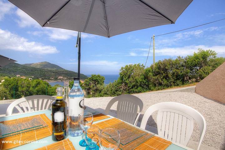 Gîte pour 2 personnes, avec vue et terrasse - 1