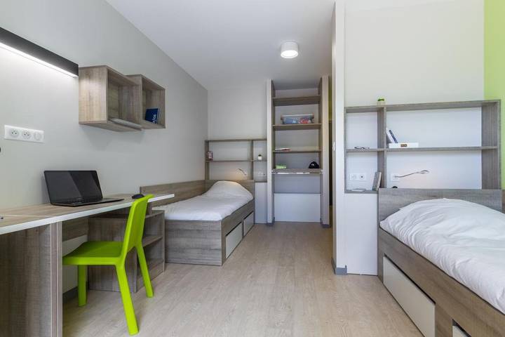 Hôtel pour 2 personnes, avec terrasse à Moirans-en-Montagne - 3