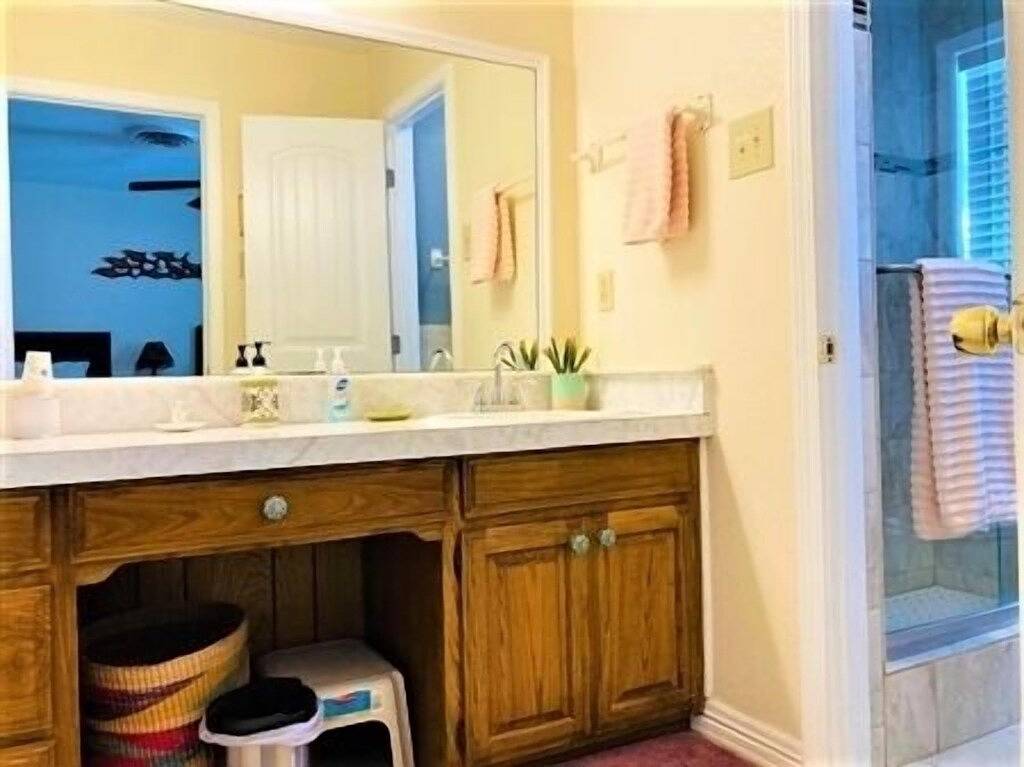 Zwei Schlafzimmer, zwei Bäder. Privater Angelpier. Neu umgebaut. in Port Mansfield, Laguna Madre