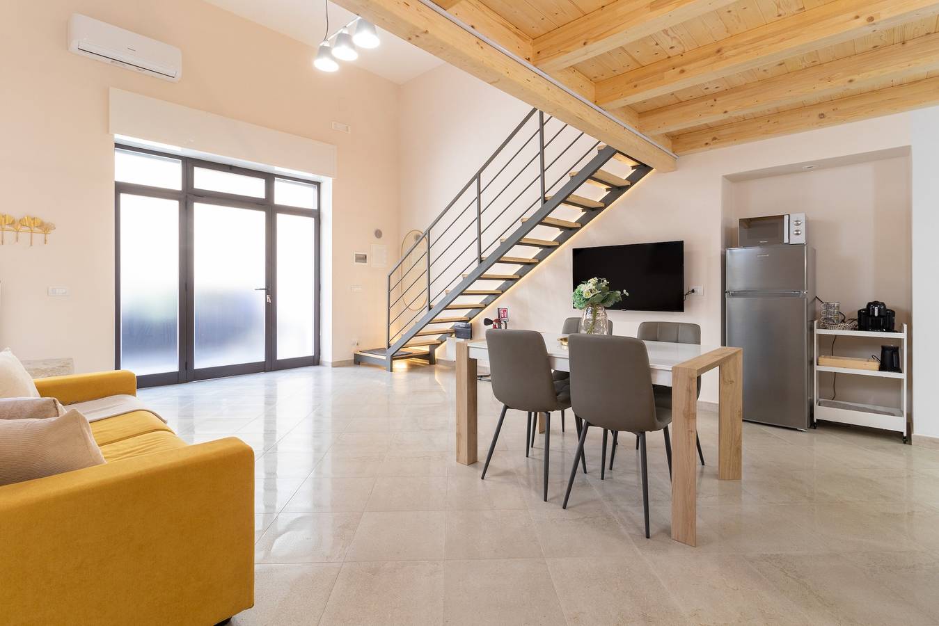 Entire apartment, Apartment 'Calipso' with Wi-Fi and Air Conditioning in Giovinazzo, Bari Province