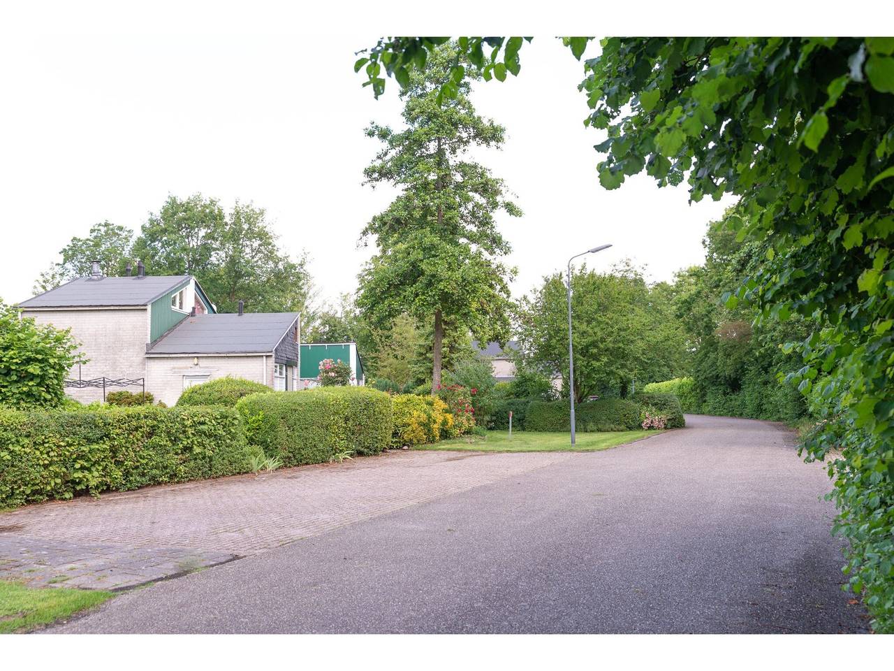 Nice holiday home in a quiet park near the Veerse Meer in Kortgene, Mer du Nord Pays-Bas