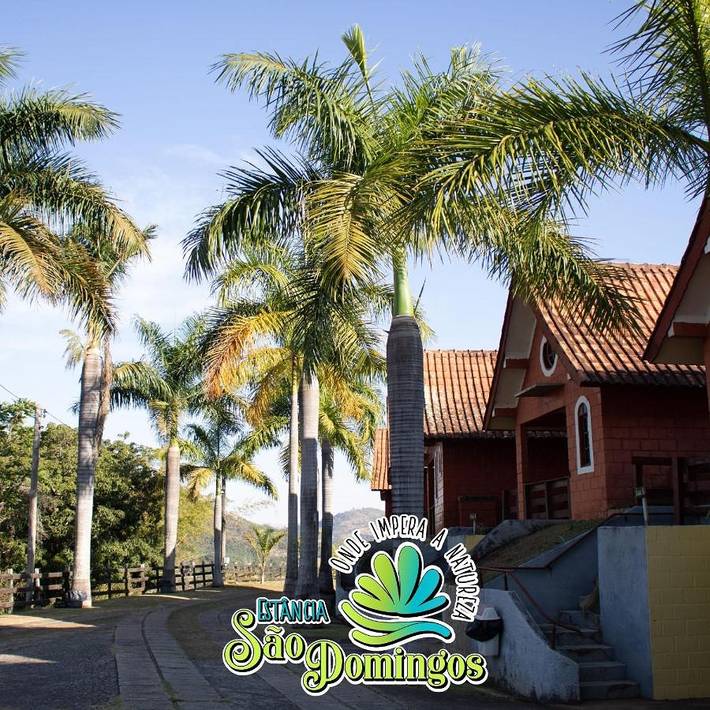 Pousadas para 4 pessoas, com vista e piscina e ainda piscina infantil and jardim, adaptado a crianças em Lindoia