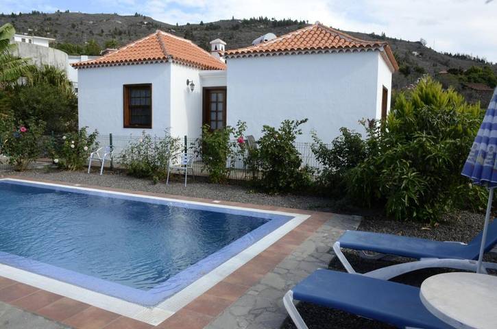 Apartamento para 2 personas, con vistas y terraza además de jardín y piscina en Tijarafe