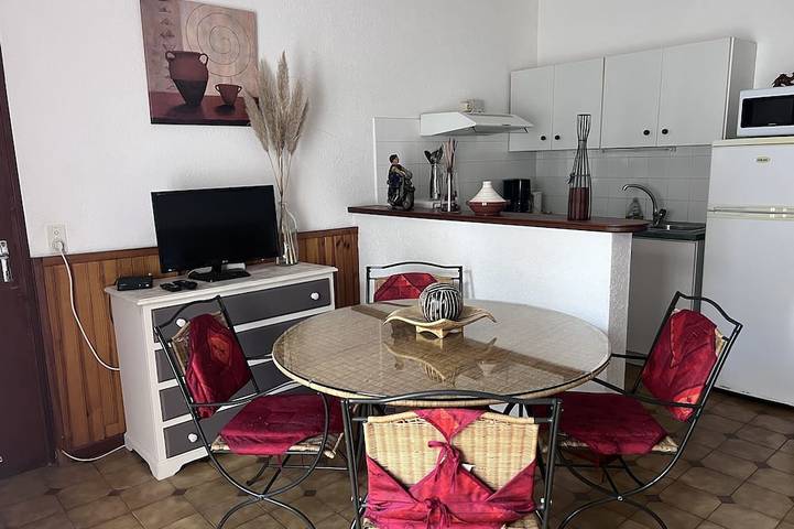 Gîte pour 6 personnes, avec piscine à Autignac - 2