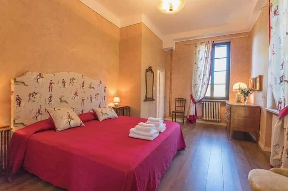 Villa dei Cipressi Wine Resort - Elegance between Vineyards and Lake in Sona, Gardasee-Berge