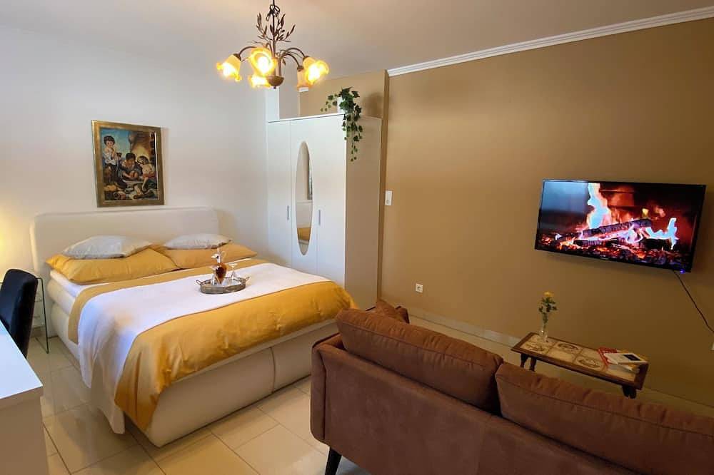 Ganze Wohnung, Herzhafte Ferienwohnung mit warmer Ambiente in privater Lage in Delmenhorst, Naturpark Wildeshauser Geest