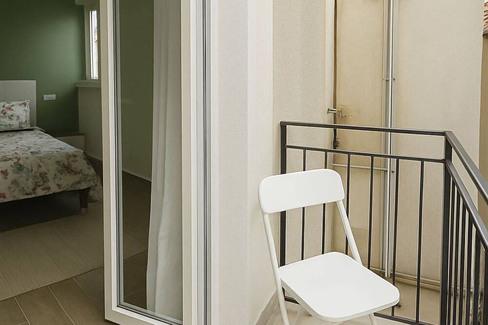 Entire apartment, Studio 250 m vom Meer entfernt im historischen Zentrum in Marina di Camerota, Camerota