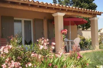 Cottage pour 4 personnes, avec terrasse et jardin à Montfaucon (France)