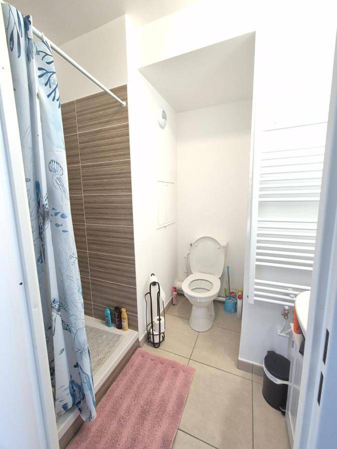 Appartement de vacances entier, Apartment with Garden View in Voisins-le-Bretonneux, Yvelines