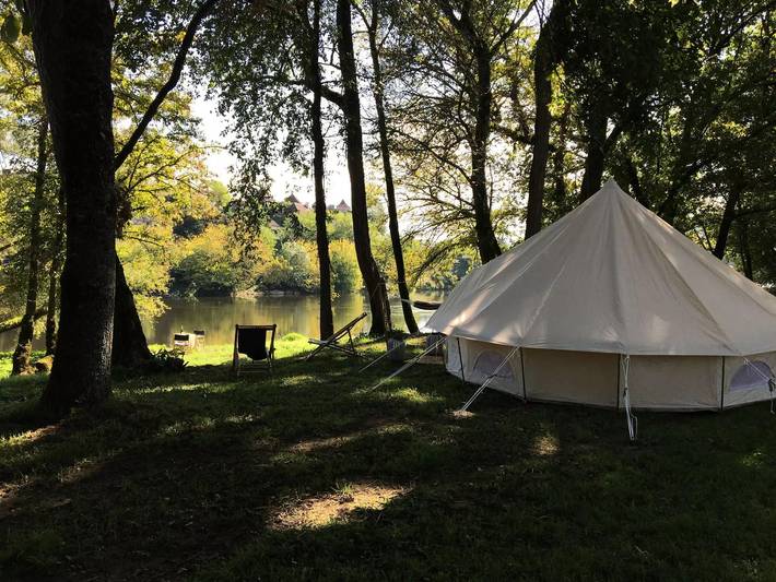 Camping pour 4 personnes, avec Terrasse et Piscine ainsi que Sauna et Vue