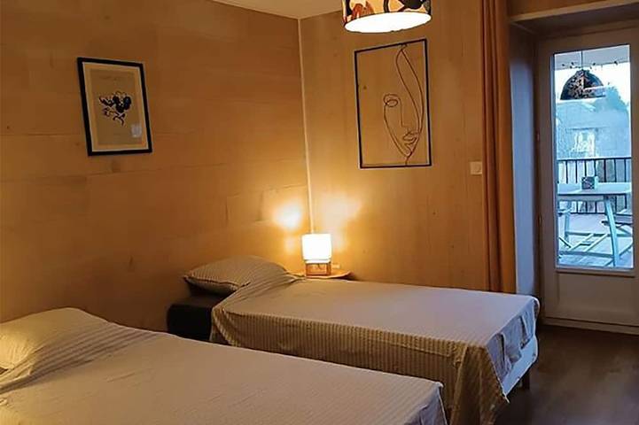 Ganze Wohnung, Warm place for a course or long stay 5 minutes walk from the lake in Clairvaux-les-Lacs, Französischer Jura