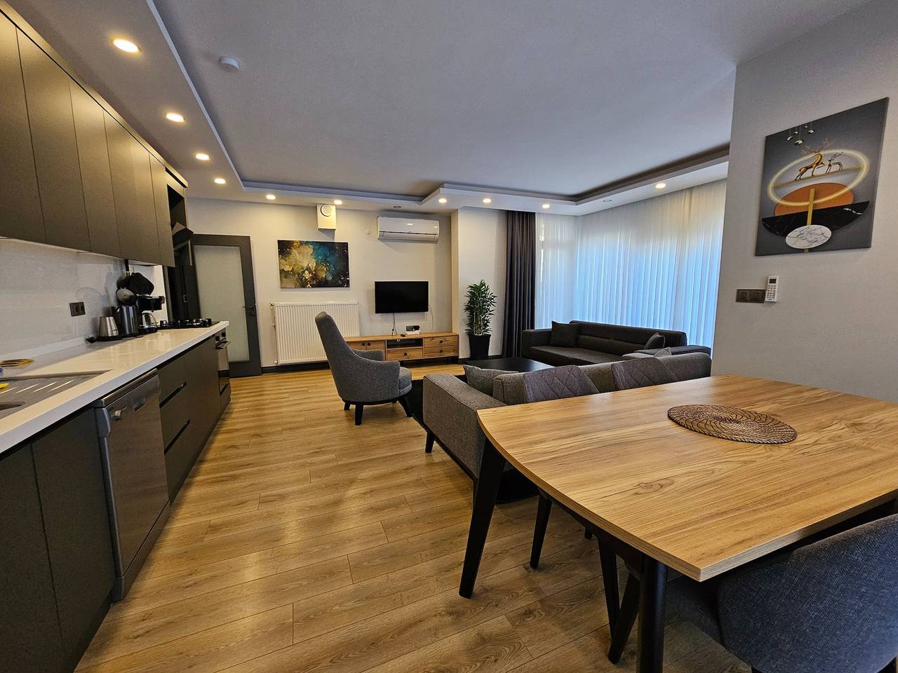 Ganze Wohnung, Professionally Maintained, Spacious New Suites 2-2 in Muratpaşa, Provinz Antalya