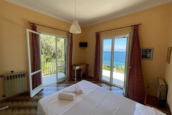 Location de vacances pour 4 personnes, avec balcon et jardin dans Benitses - 3