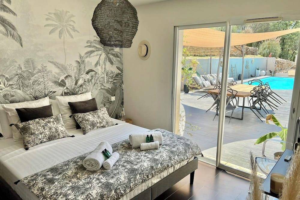 Beautiful modern villa with swimming pool. 10min from Cannes in Pégomas, Mediterranean Coast (France)