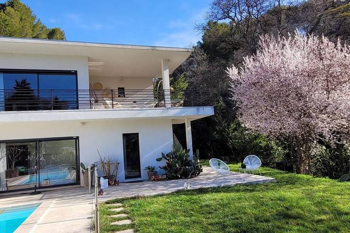 Ferienhaus für 8 Personen, mit Whirlpool und Garten