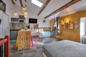 Gîte pour 2 personnes, avec jacuzzi dans Office De Tourisme De Carcassonne