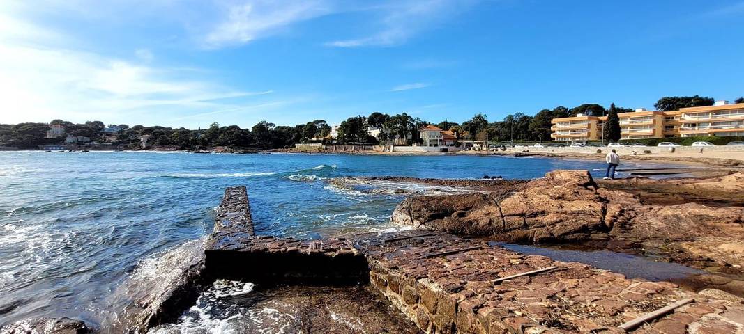 Gîte pour 4 personnes, avec piscine et balcon dans Boulouris - 3