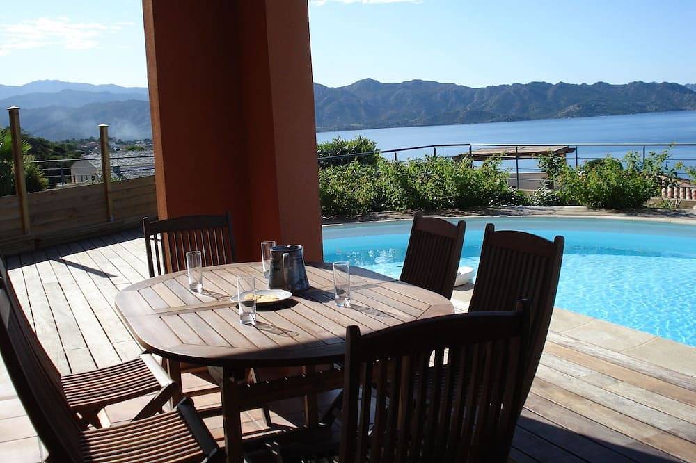 Villa pour 8 Personnes dans Saint-Florent, Cap Corse