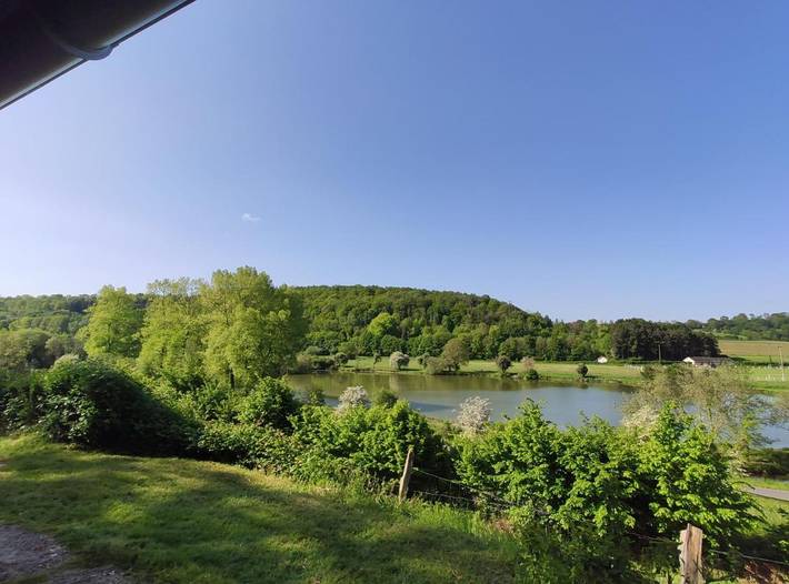 Gîte pour 9 personnes, avec Terrasse et Jardin ainsi que Vue sur le lac et Vue à Colleville