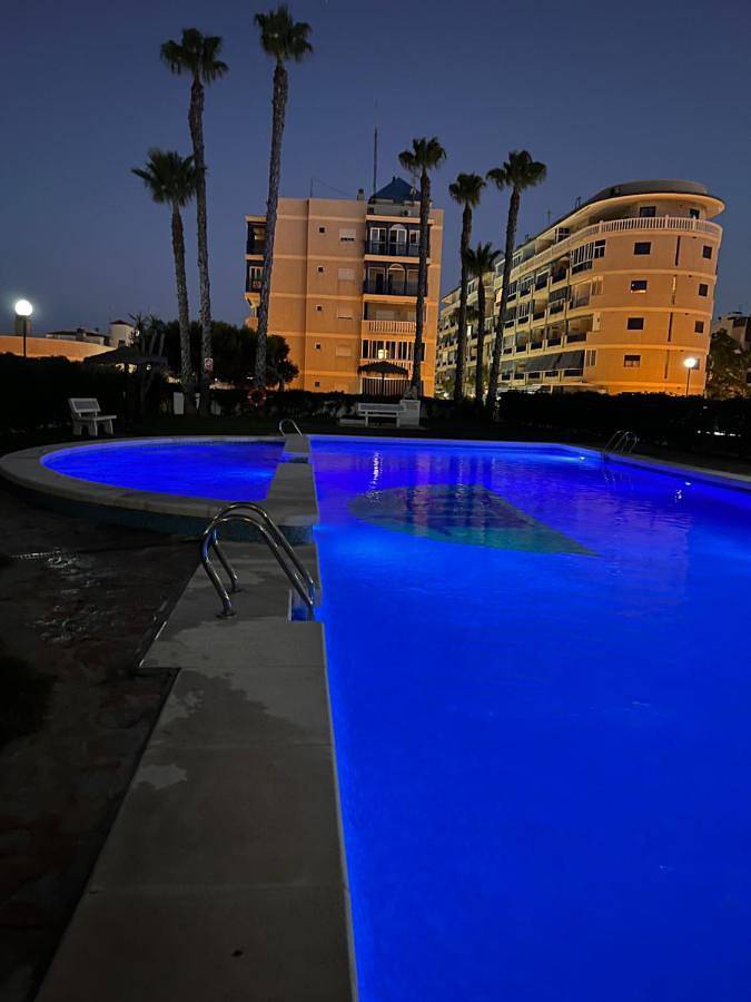 Ferienwohnung für 4 Personen, mit Balkon und Pool sowie Ausblick in Elche