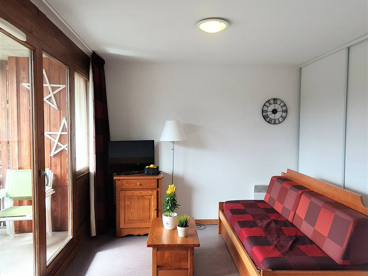 Ganze Wohnung, Wohnung für 6, Südbalkon, 100m zu Pisten in Saint-Étienne-en-Dévoluy, Le Dévoluy