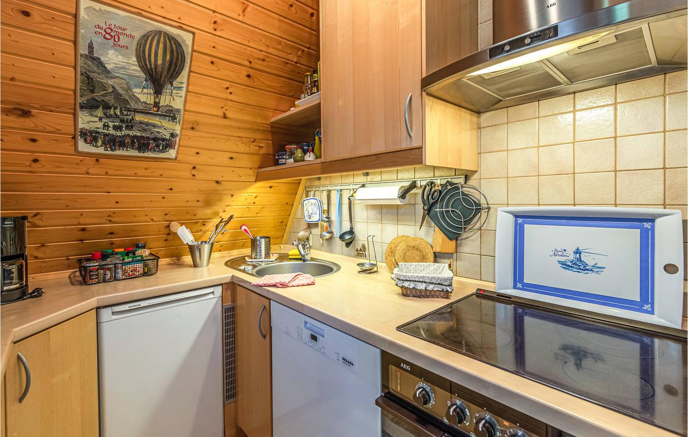 Beachside Apartment with Parking & Terrace in Friedrichskoog-Spitze, Friedrichskoog