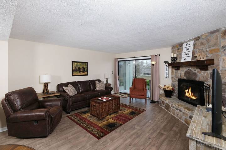 Vacation apartment for 6 people, with pool and balcony in Pigeon Forge