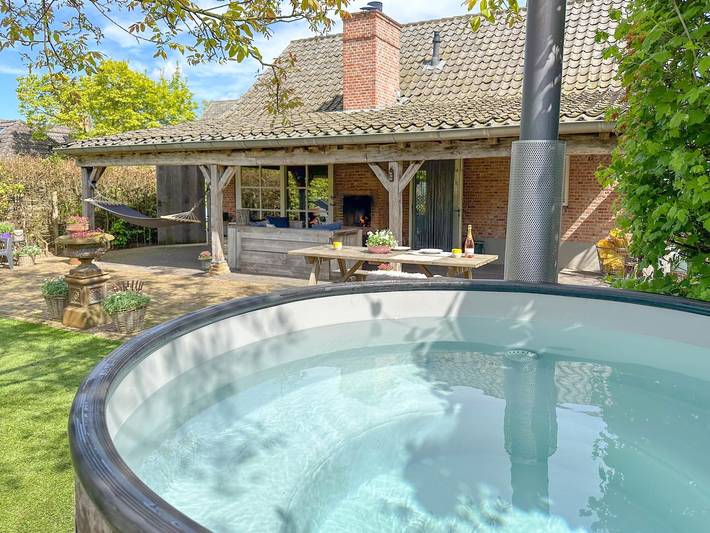 Casa de vacaciones para 6 personas, con terraza además de jardín y jacuzzi, Se admiten mascotas - 1