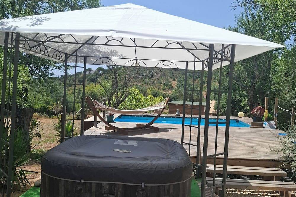 Lovely 1-bedroom campground in Loulé perfect for outdoor lovers in Loulé (São Clemente), District de Faro