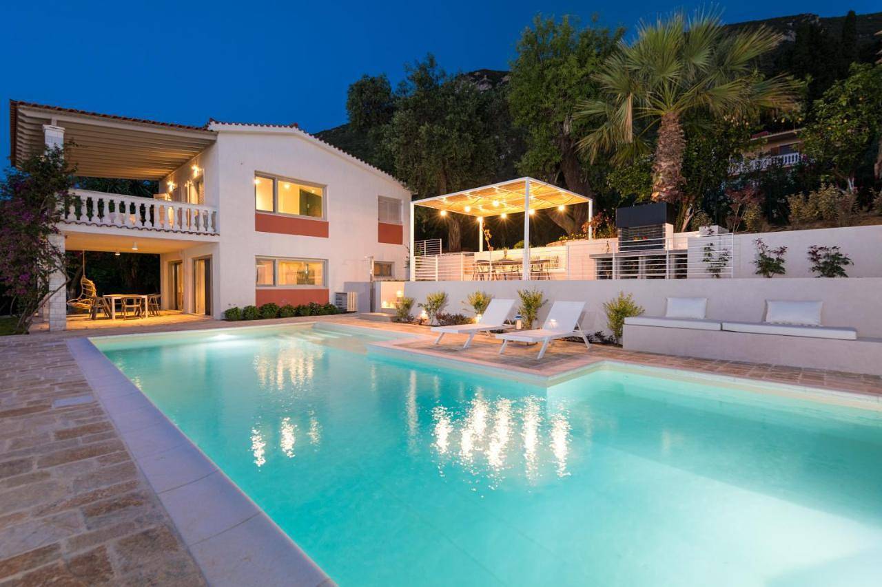 Villa with Private Pool in Korfu