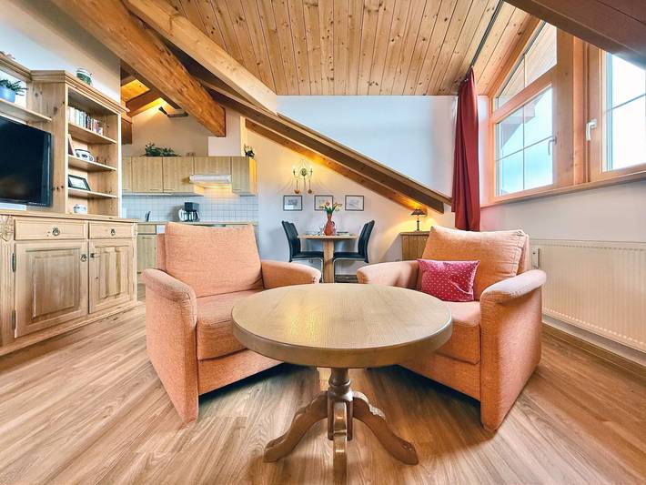 Ferienwohnung für 4 Personen, mit Balkon und Garten sowie Ausblick in Seeg - 2