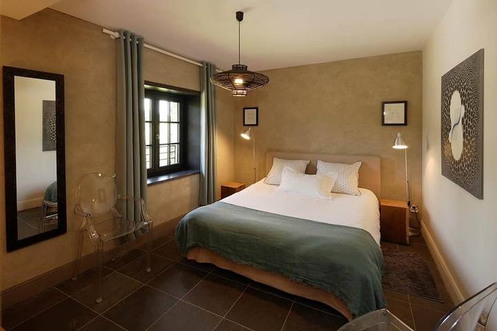 Luxuriöses 8-Personen-Ferienhaus in einem 9 ha großen Landschaftspark mit Swimmingpool, Tennis und Angeln in Saint-Dizier-la-Tour, Aubusson und Umgebung