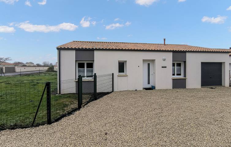 Location de vacances pour 6 personnes, avec Terrasse à La Jonchère