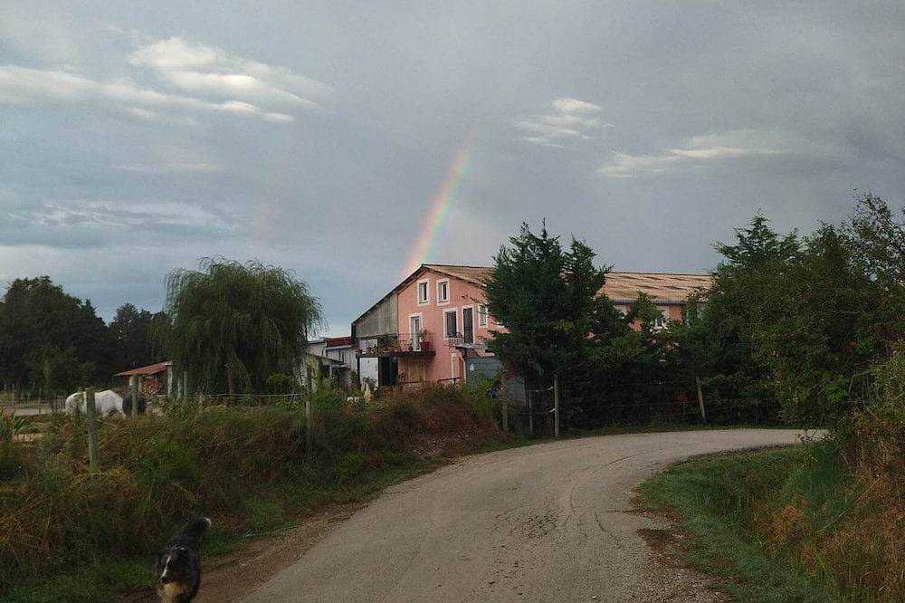 Le Pas du Loup in Caumont-sur-Durance, Vaucluse